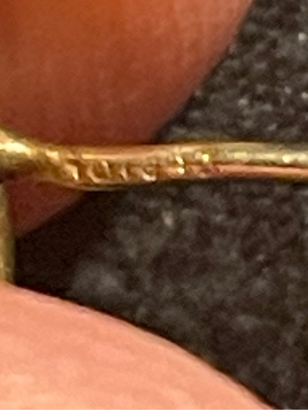 Solid 10 K gold heart earrings - Picture 2 of 4